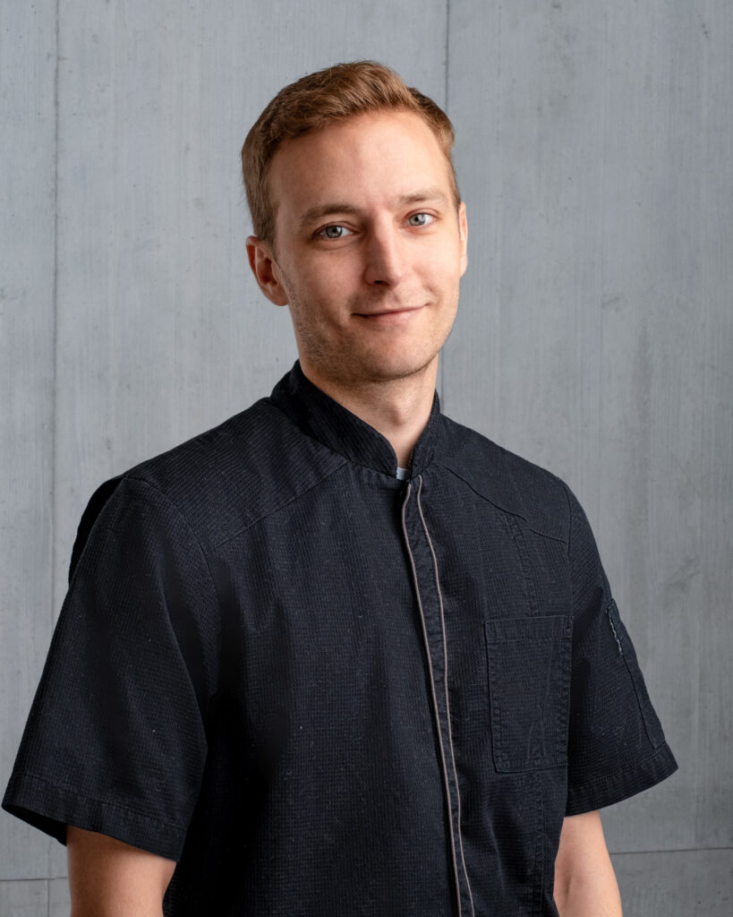 Kim Muff ist der Küchenchef im Sternen Sternenberg und hilft dabei stets eine frische und innovative Küche zu haben.